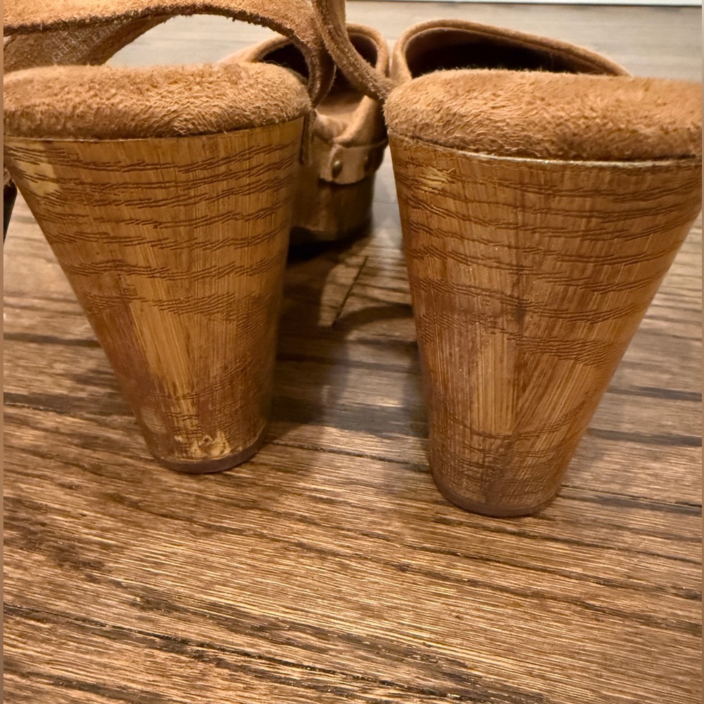 House of Harlow 1960 Tan Suede Platform Clogs with Studs Size 8.5 - Picture 6 of 16